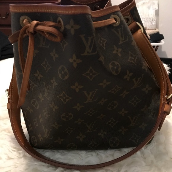 Louis Vuitton Handbags - Authentic Louis Vuitton